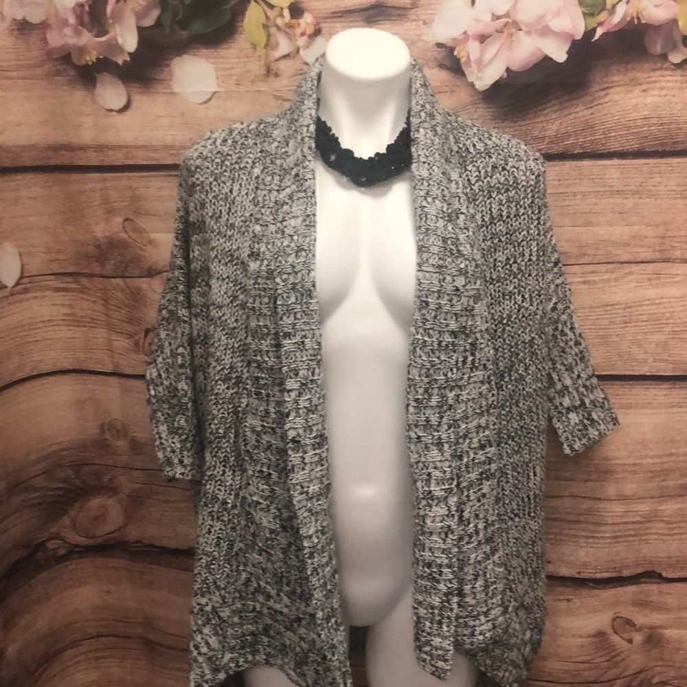 Express hi lo 1/2 sleeve black and white sweater